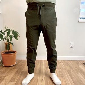Lululemon Men’s ABC Jogger Pant NWOT (small)
